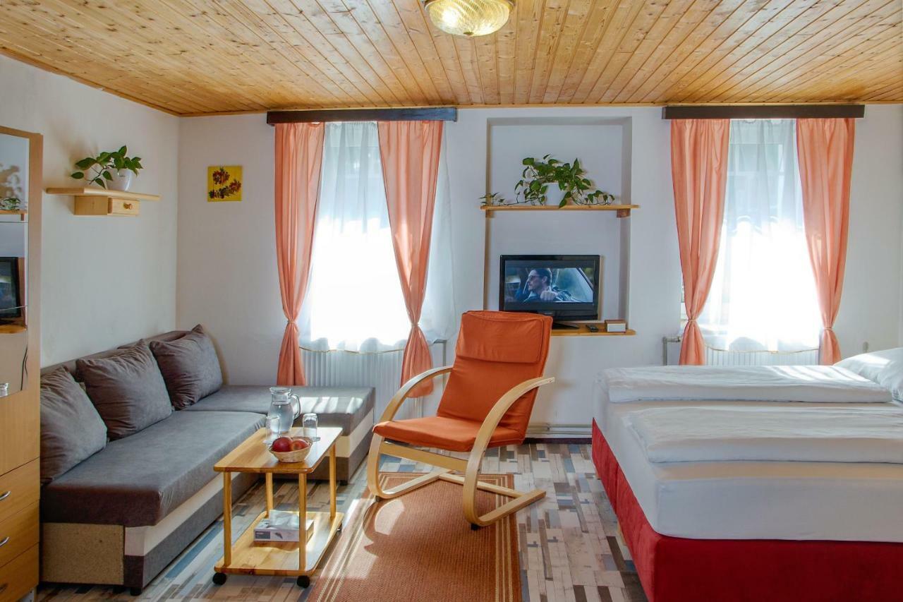 Rodinny Hotel Kaiser Desná Εξωτερικό φωτογραφία